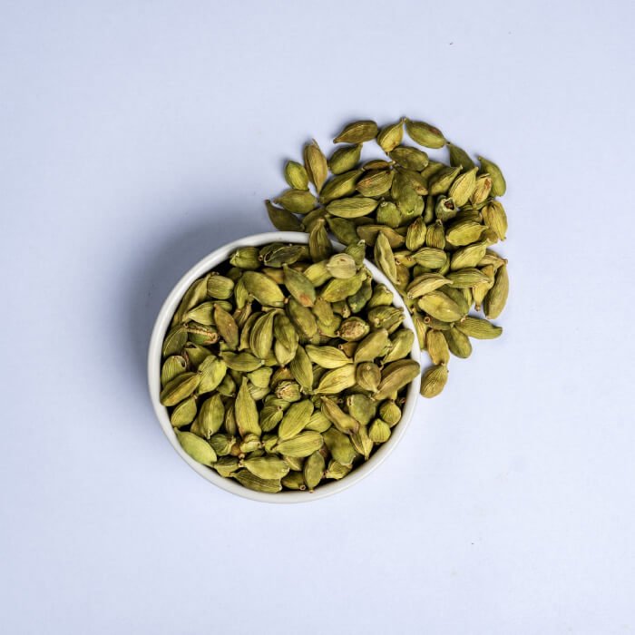 How to Crush Ceylon Cardamom Pods Properly: Complete Guide 2025 - Ceylon Spice Garden